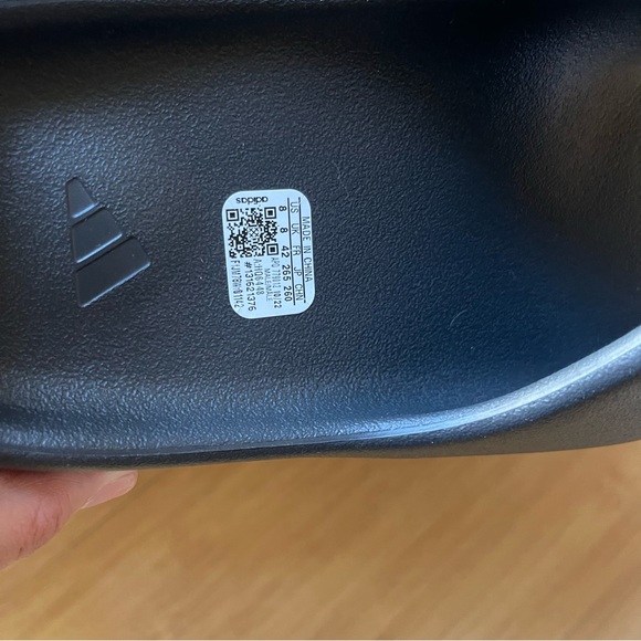 Yeezy slide “onyx” NWT - Picture 10 of 11